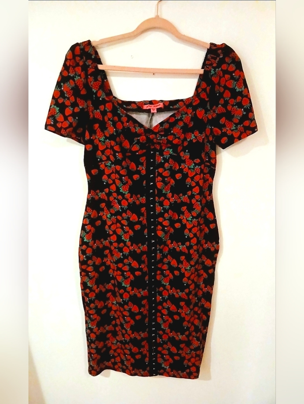 Betsey Johnson Strawberry Print Bodycon Dress XL Vintage Style Hook & Eye Front